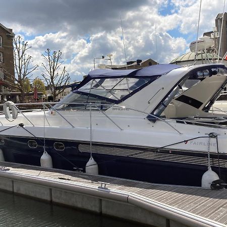 Entire Boat At St Katherine Docks 2 Available Select Using Room Options London Bagian luar foto