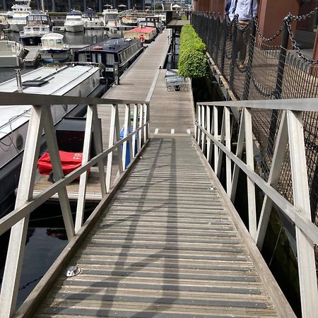 Entire Boat At St Katherine Docks 2 Available Select Using Room Options London Bagian luar foto