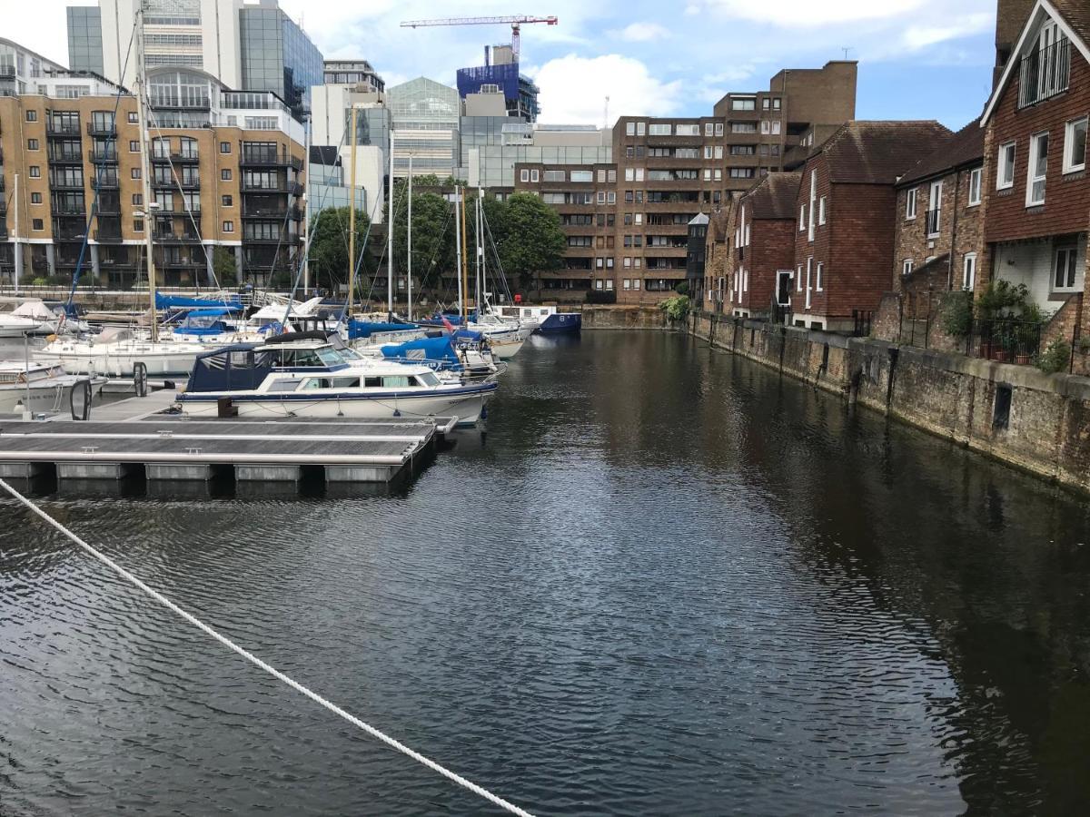 Entire Boat At St Katherine Docks 2 Available Select Using Room Options London Bagian luar foto