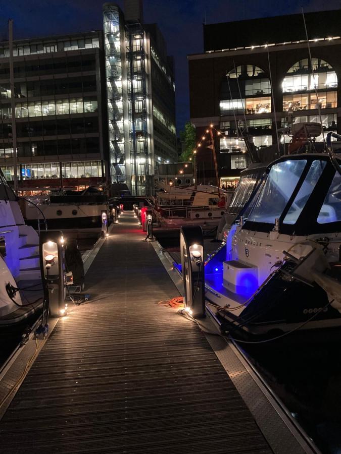 Entire Boat At St Katherine Docks 2 Available Select Using Room Options London Bagian luar foto