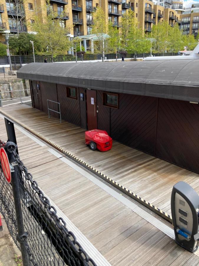 Entire Boat At St Katherine Docks 2 Available Select Using Room Options London Bagian luar foto